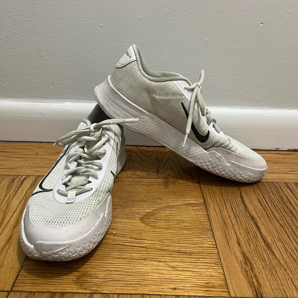 Nike White and Light Gray Tennis Shoes